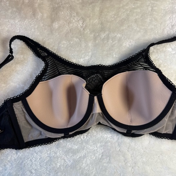 Victoria's Secret Black Lace Underwire Bra Size 34D - Picture 5 of 7